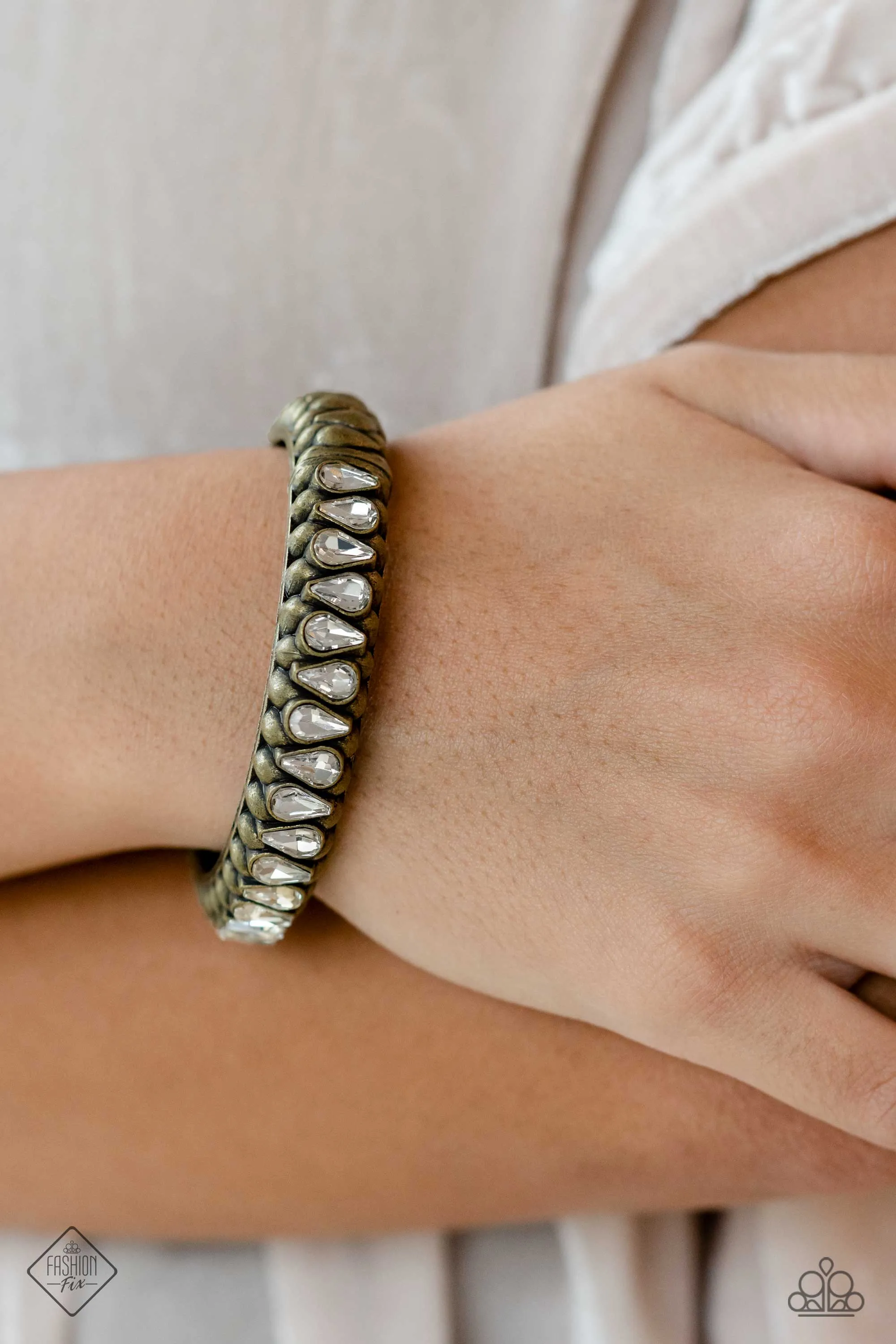 Paparazzi - Built Beacon Brass- Fashion Fix Complete Set