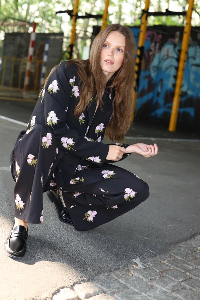 Vickycras Pants